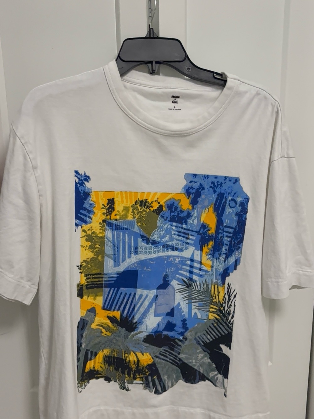 White Graphic Crewneck T-Shirt with Blue & Yellow Print